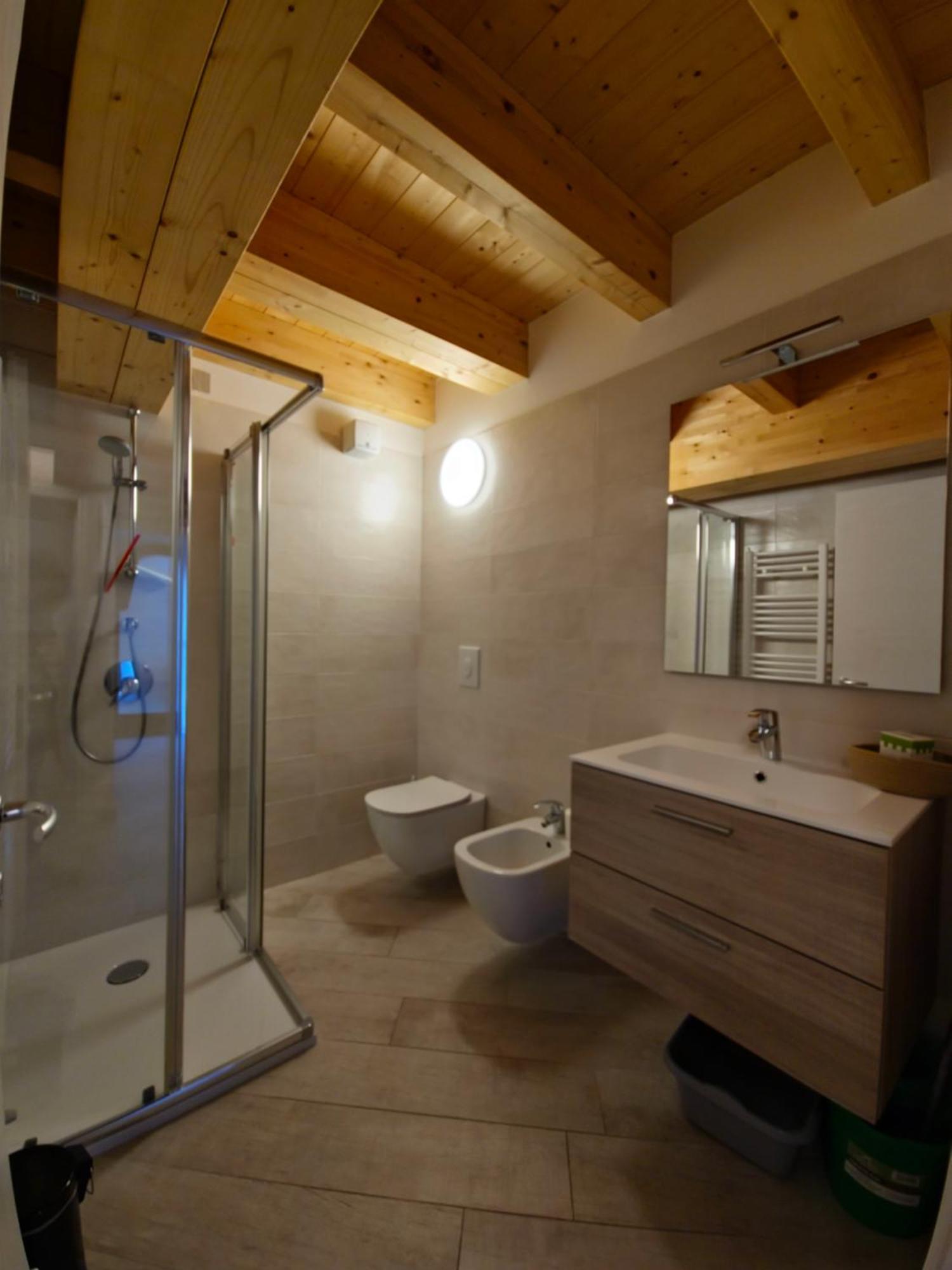 أسينزا دي برينزون Casa Antico Borgo - Appartamento 1 المظهر الخارجي الصورة